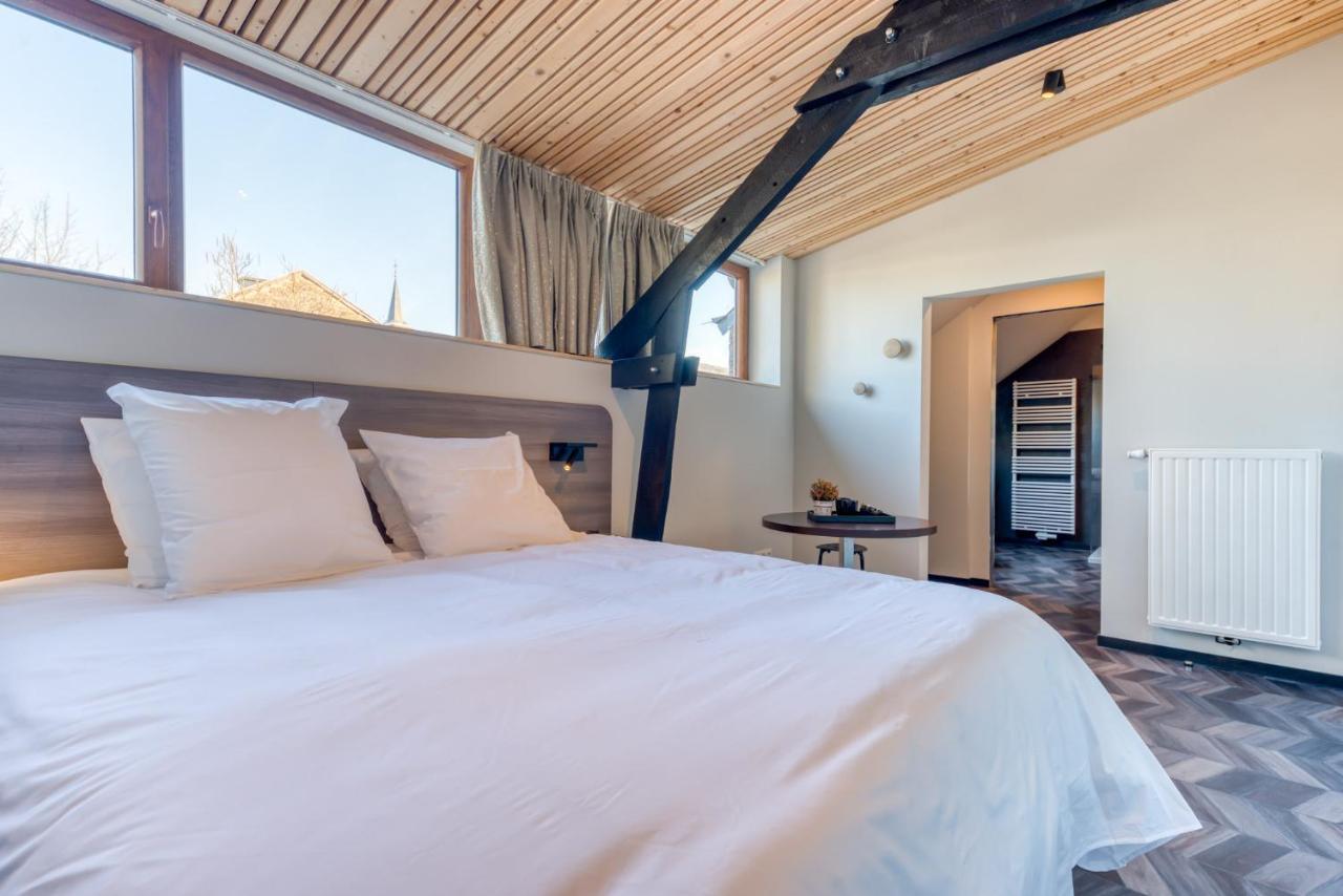 Les Chambres Du Vieux Chateau 아바예 도르발 외부 사진